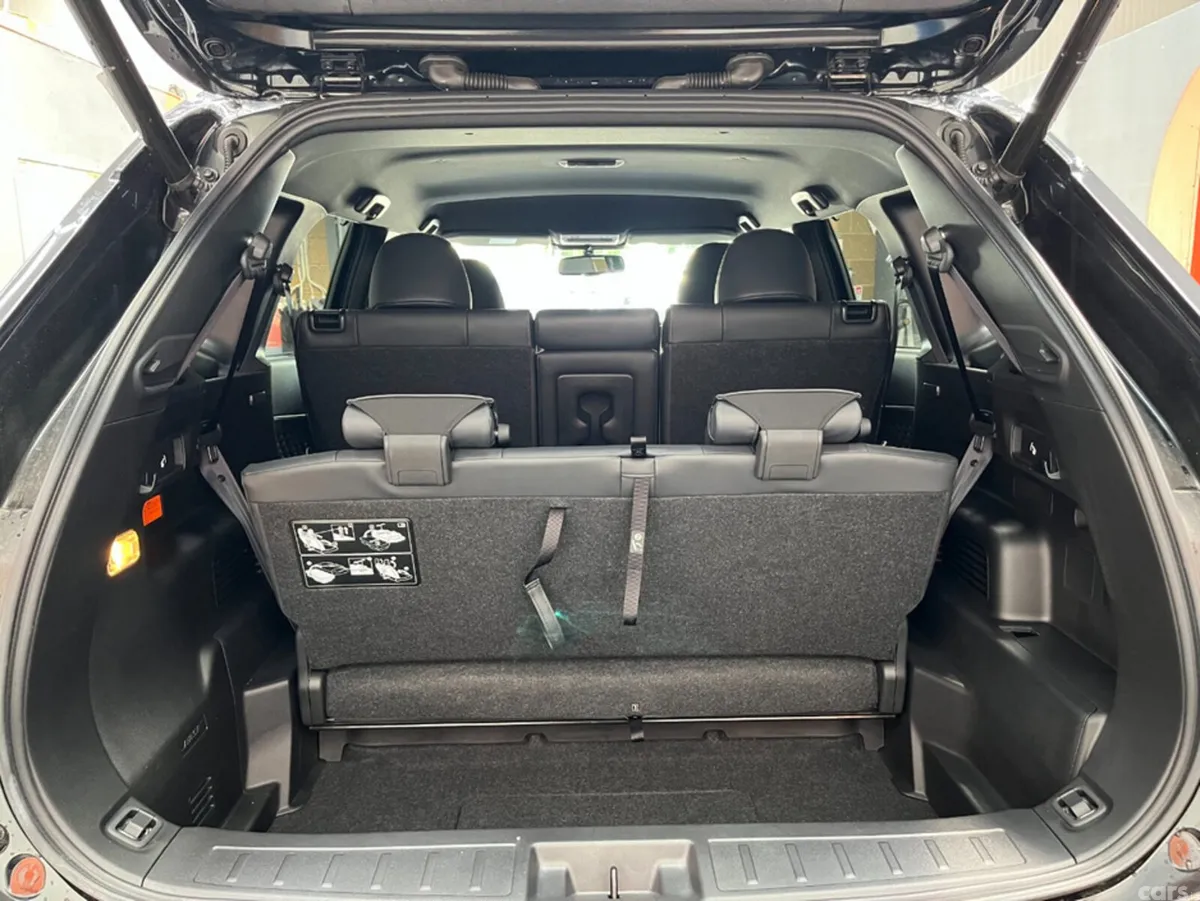 Mitsubishi Outlander SUV, Petrol Plug-in Hybrid, 2024, White