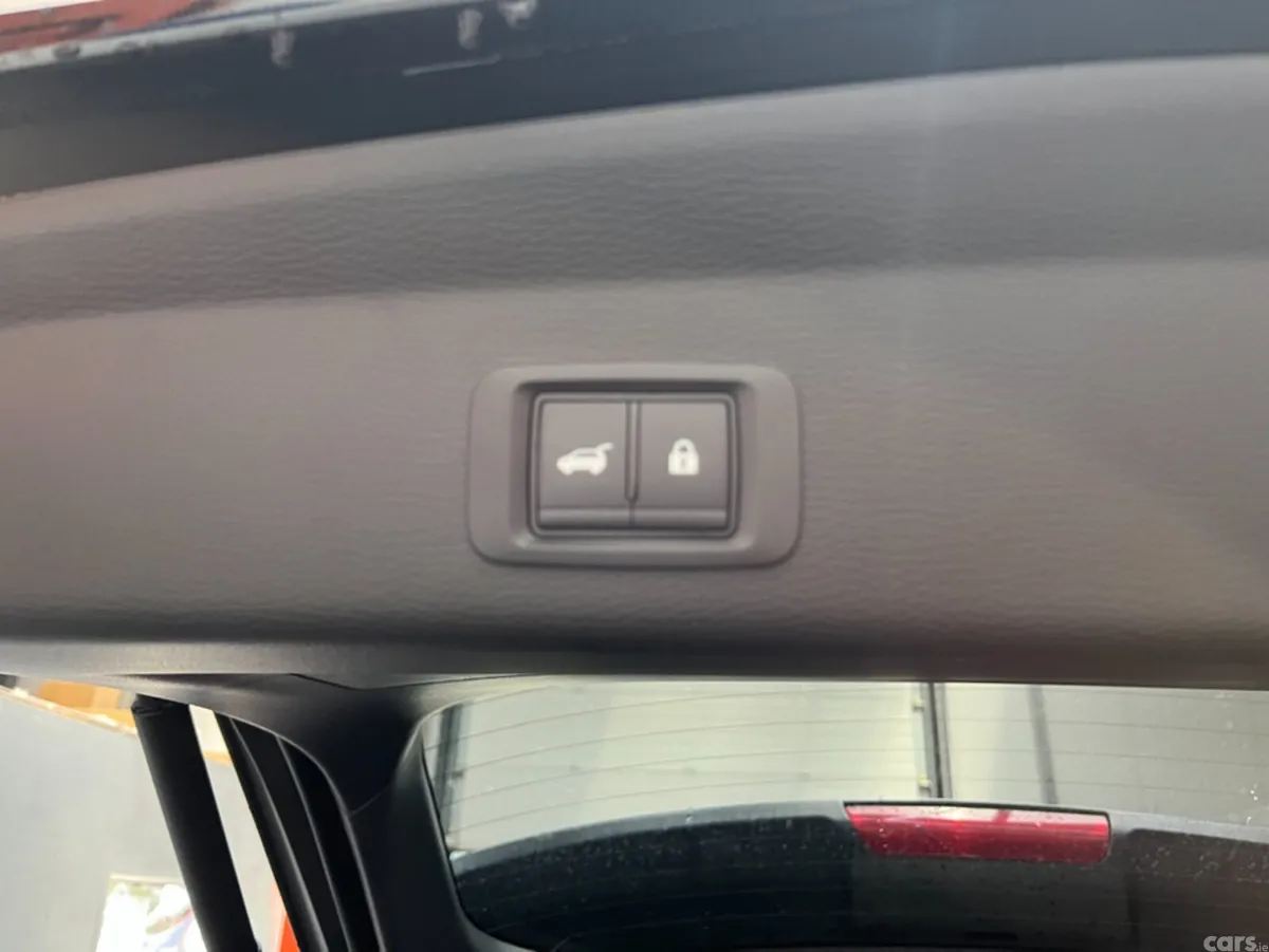 Mitsubishi Outlander SUV, Petrol Plug-in Hybrid, 2024, White