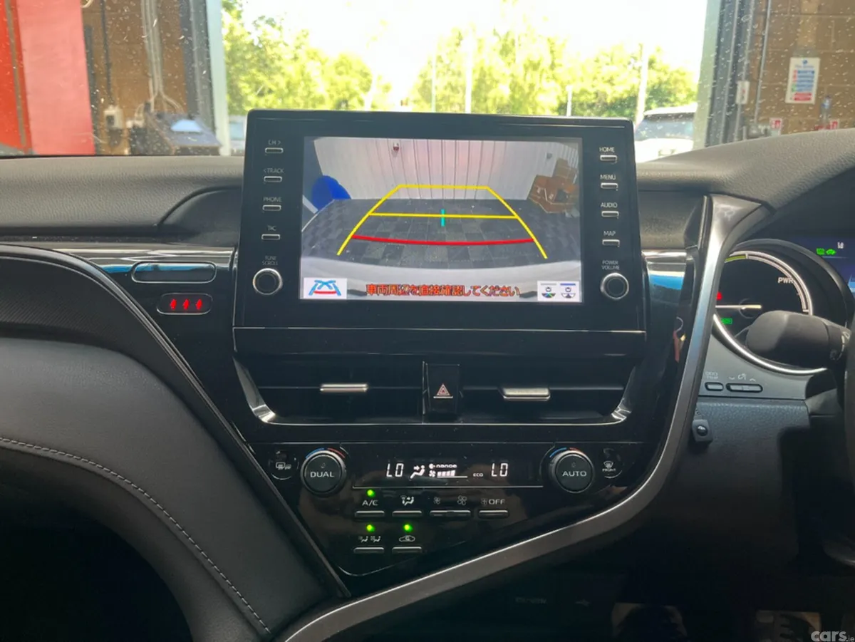 Toyota Camry Saloon, Petrol, 2021, White