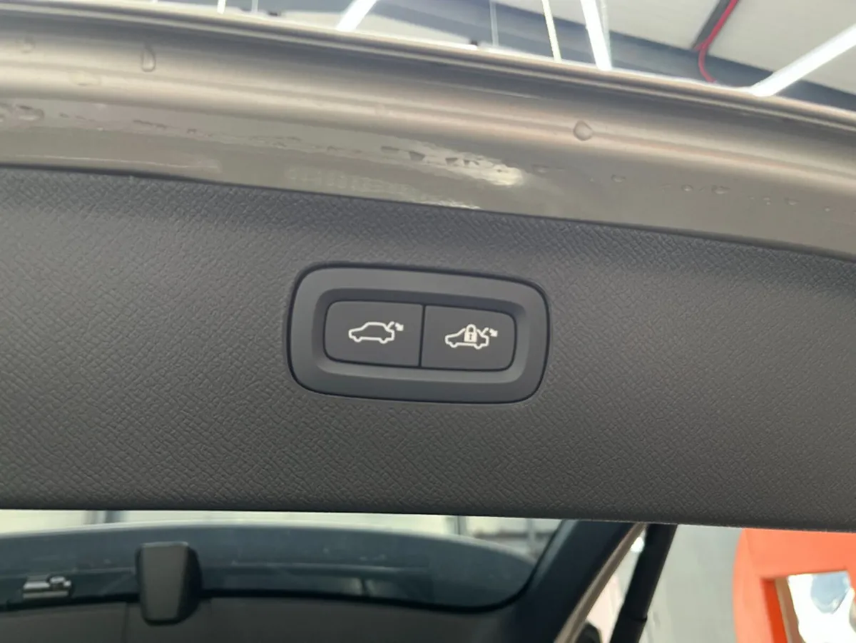 Volvo XC90 SUV, Petrol Plug-in Hybrid, 2025, Grey