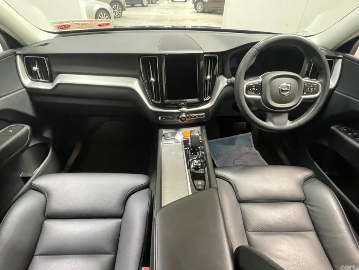 Volvo XC60 SUV, Diesel, 2023, Blue