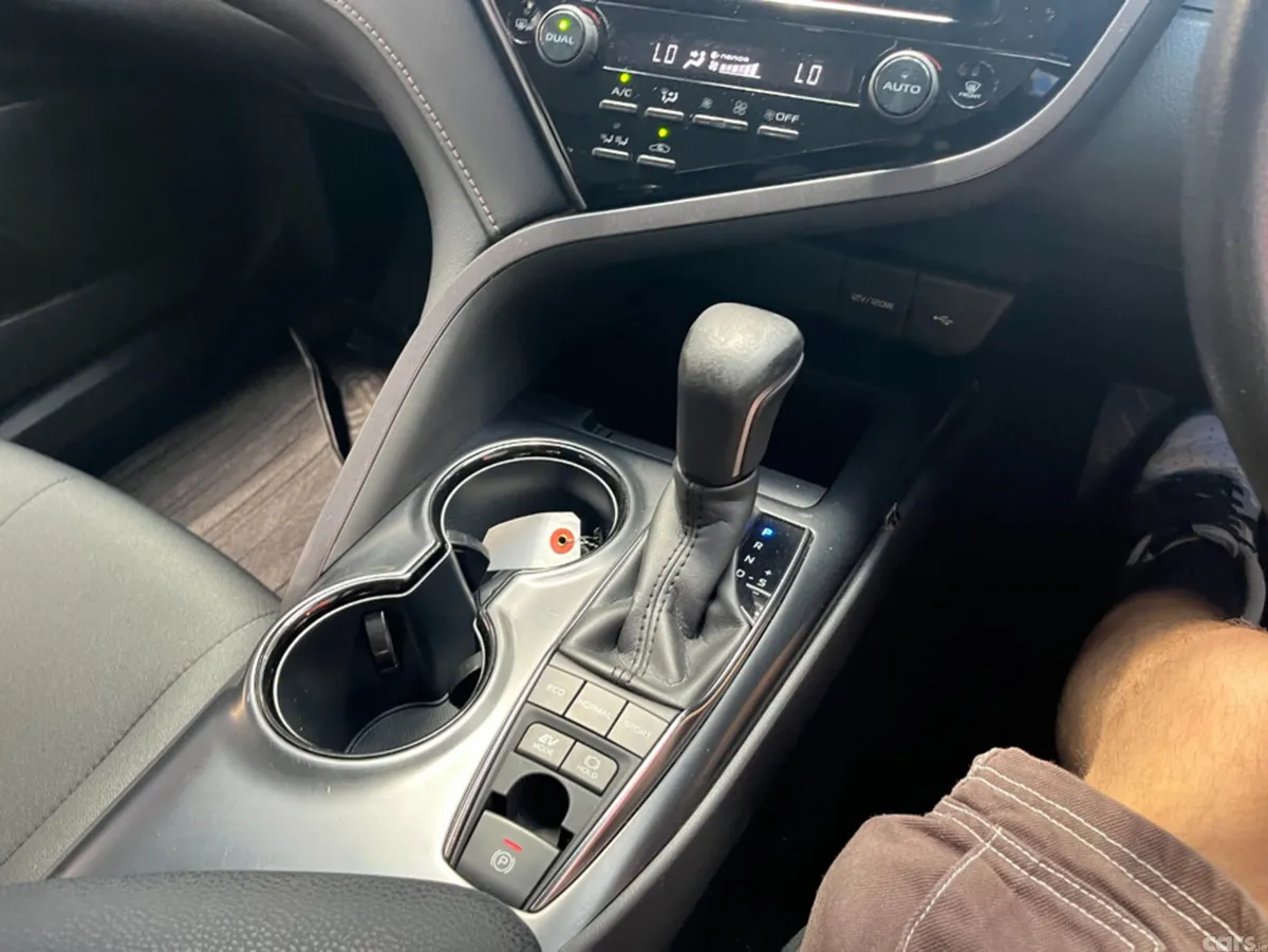 Toyota Camry Saloon, Petrol, 2021, Grey