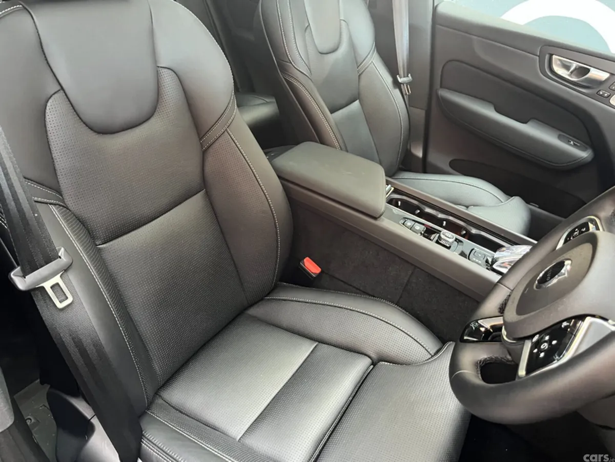Volvo XC60 SUV, Petrol Plug-in Hybrid, 2025, Black