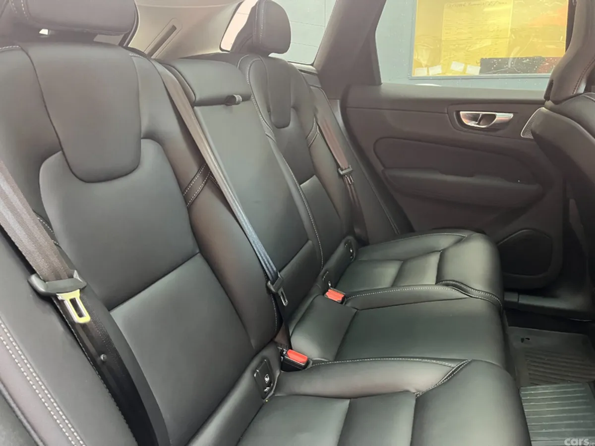 Volvo XC60 SUV, Petrol Plug-in Hybrid, 2025, Black
