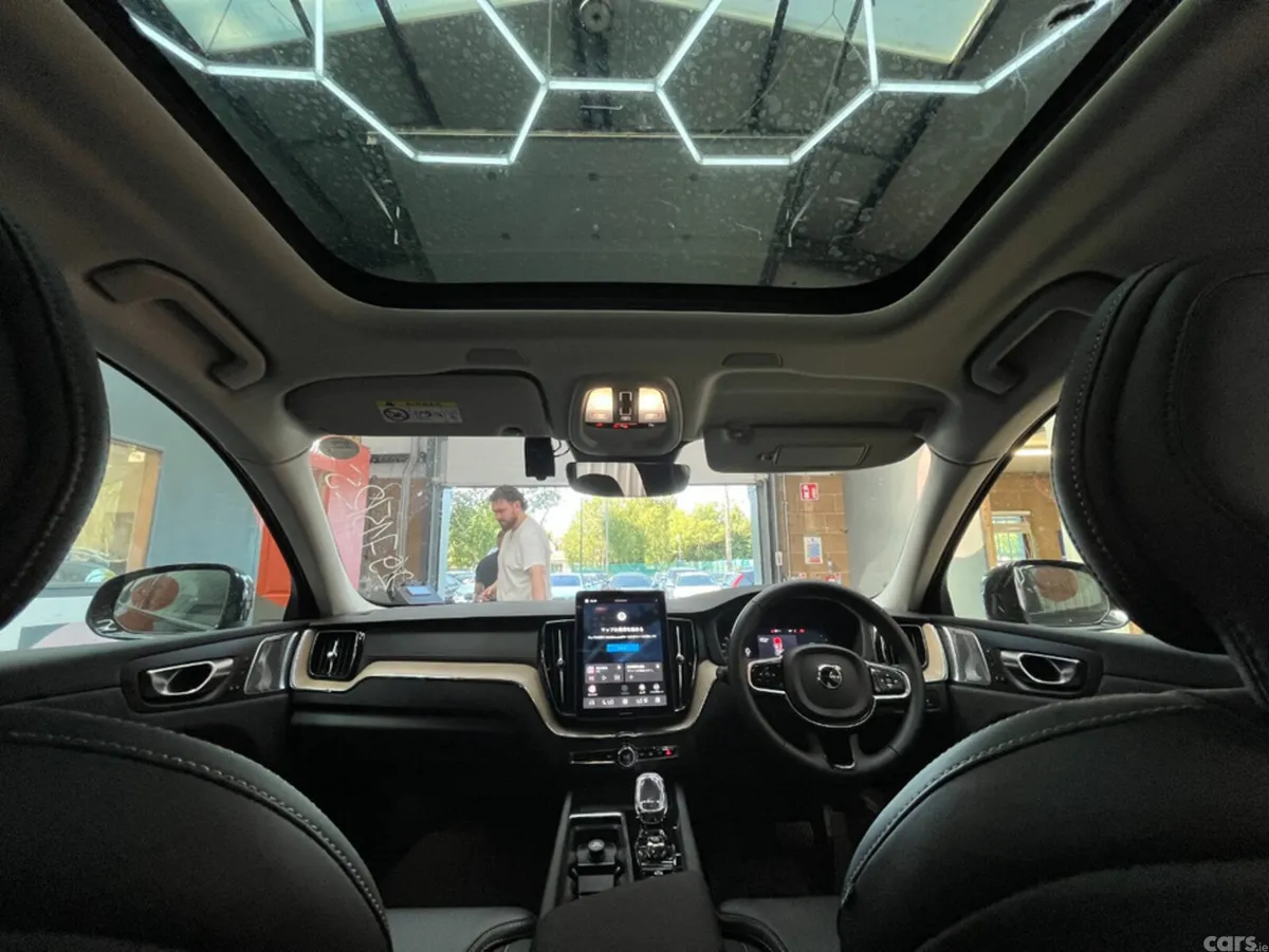 Volvo XC60 SUV, Petrol Plug-in Hybrid, 2025, Black