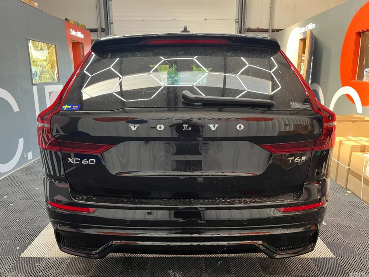 Volvo XC60 SUV, Petrol Plug-in Hybrid, 2025, Black