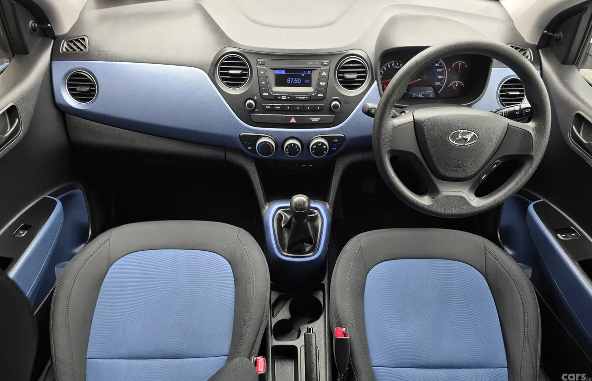 Hyundai i10 Hatchback, Petrol, 2018, White