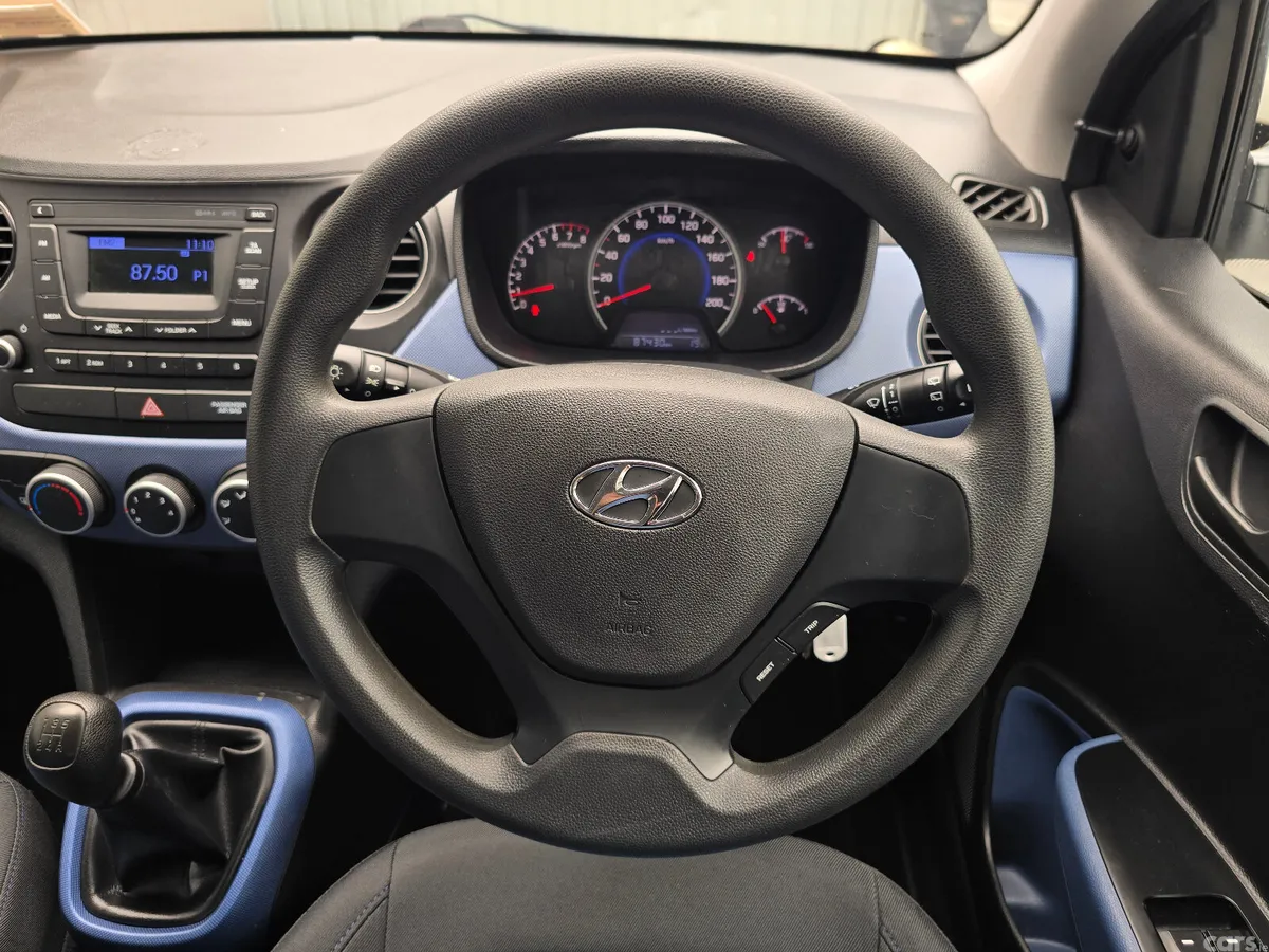 Hyundai i10 Hatchback, Petrol, 2018, White