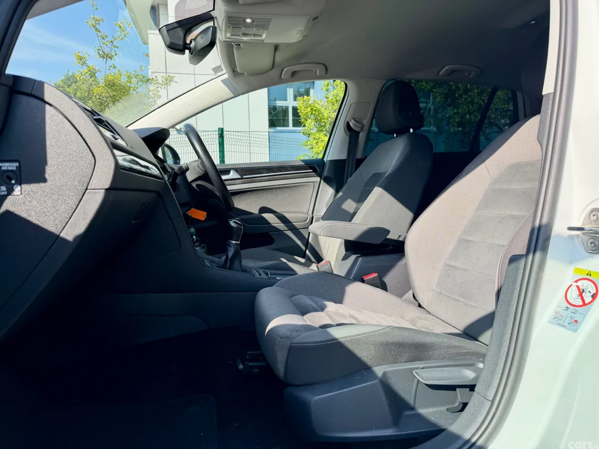 Volkswagen Golf Estate, Petrol, 2018, White