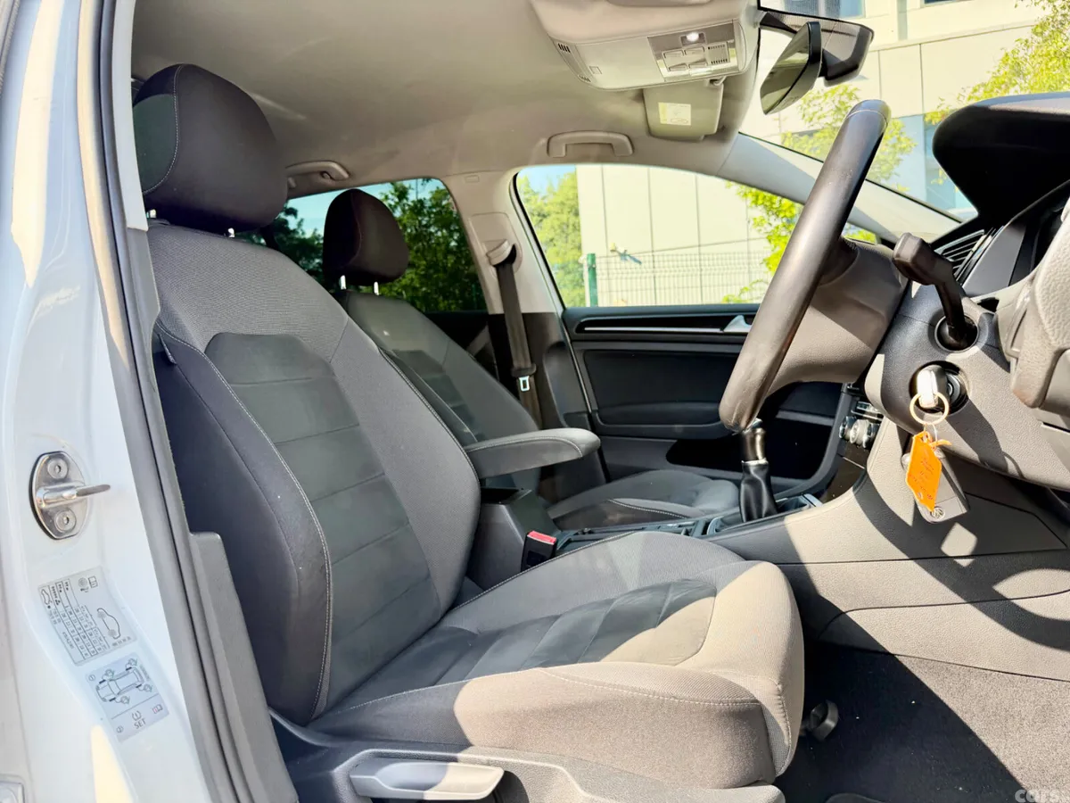 Volkswagen Golf Estate, Petrol, 2018, White