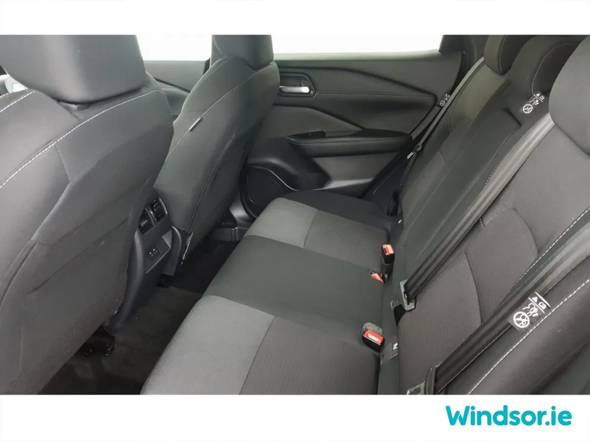 Nissan Qashqai MPV, Petrol Hybrid, 2023, Orange