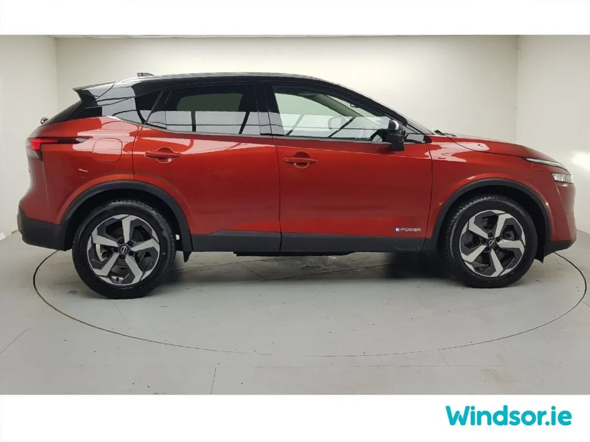 Nissan Qashqai MPV, Petrol Hybrid, 2023, Orange