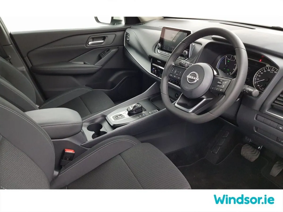 Nissan Qashqai MPV, Petrol Hybrid, 2025, White