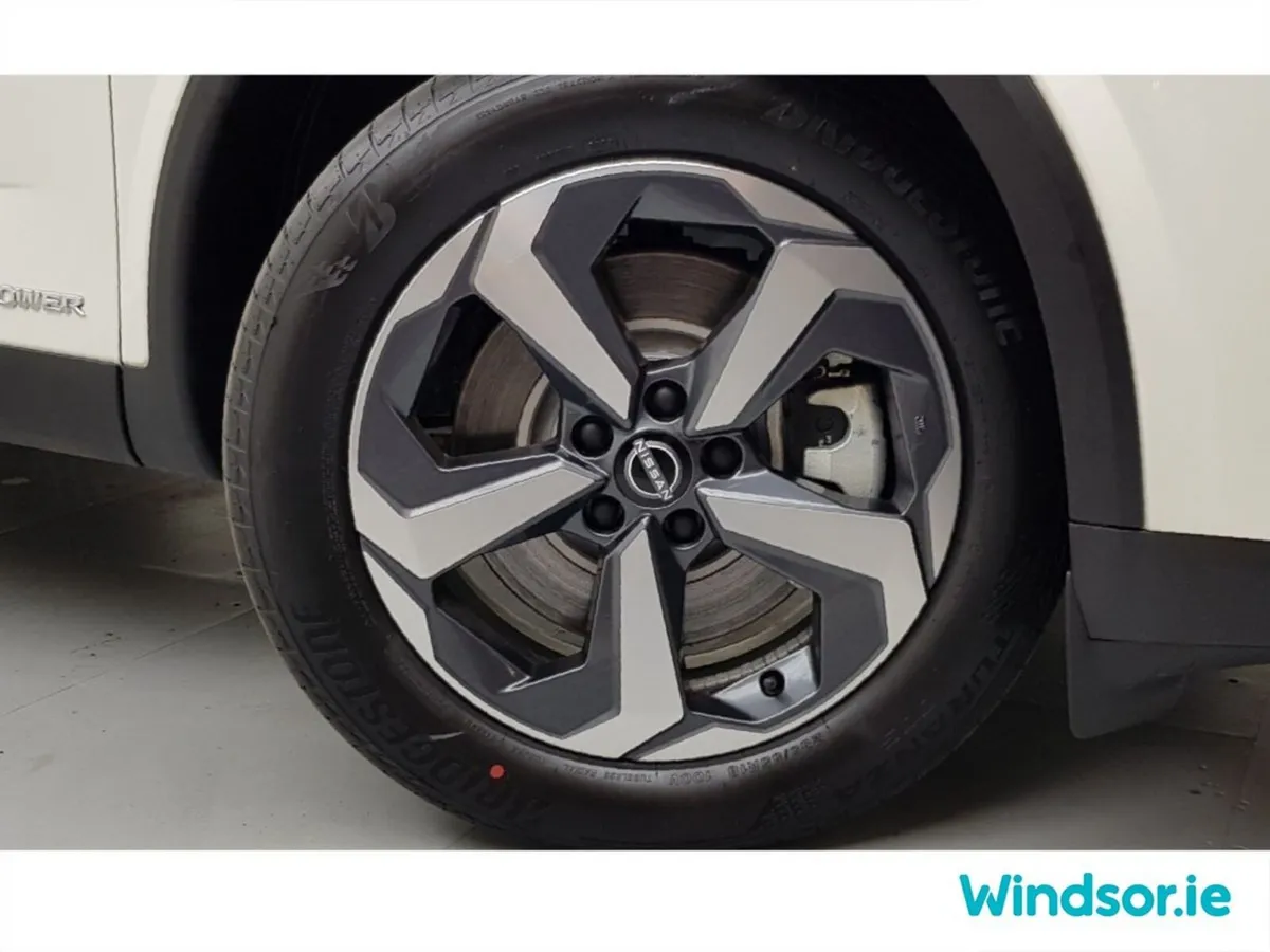 Nissan Qashqai MPV, Petrol Hybrid, 2025, White