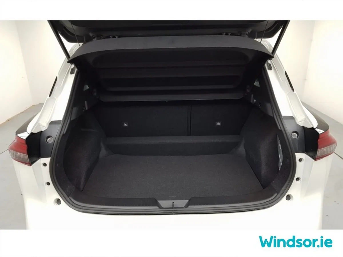 Nissan Qashqai MPV, Petrol Hybrid, 2025, White