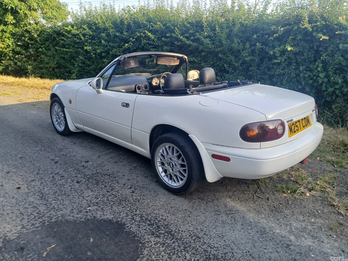 Mazda MX-5 Coupe, Petrol, 1995, White