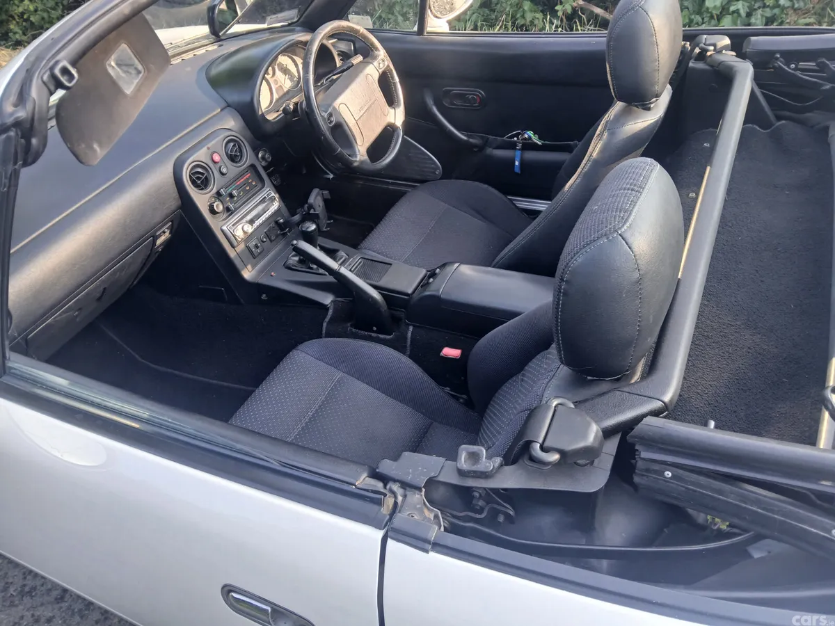 Mazda MX-5 Coupe, Petrol, 1995, White