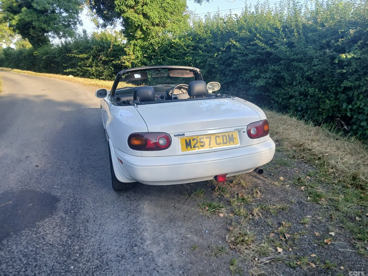Mazda MX-5 Coupe, Petrol, 1995, White