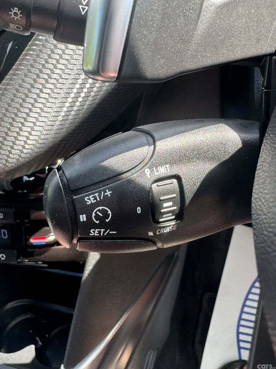Peugeot 2008 SUV, Petrol, 2015, White