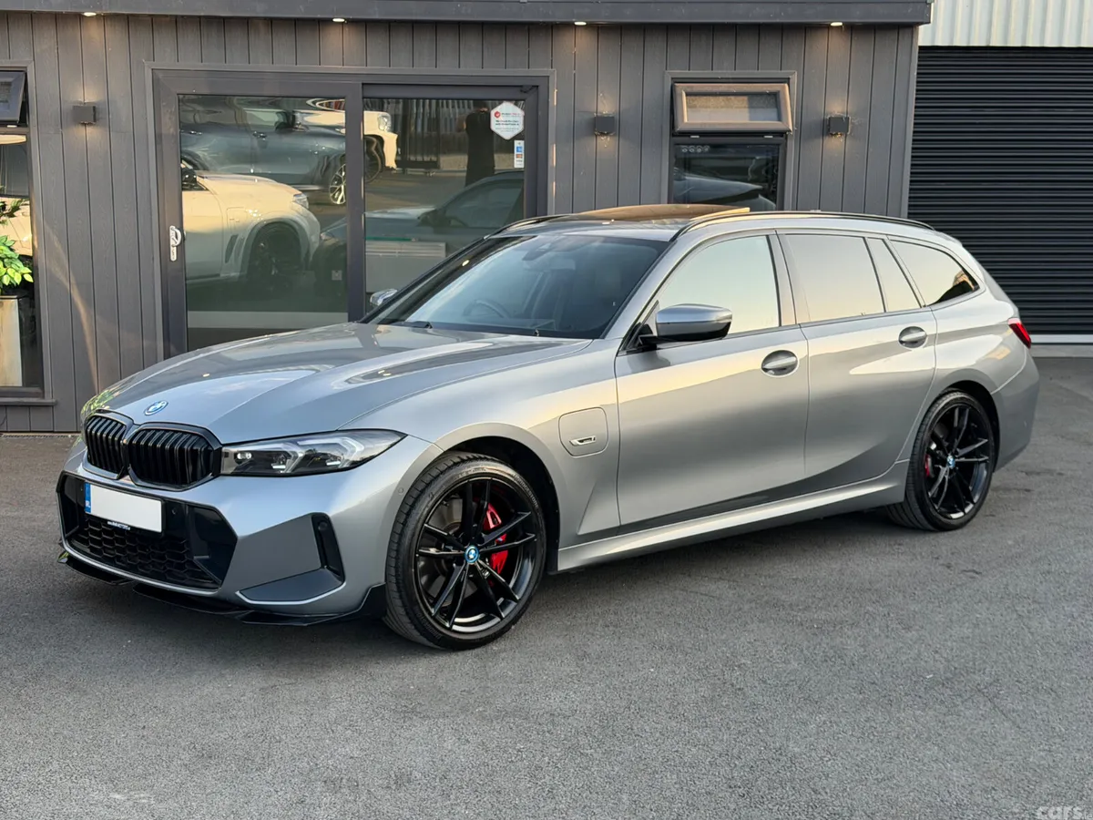 BMW 3-Series Estate, Petrol Hybrid, 2022, Grey