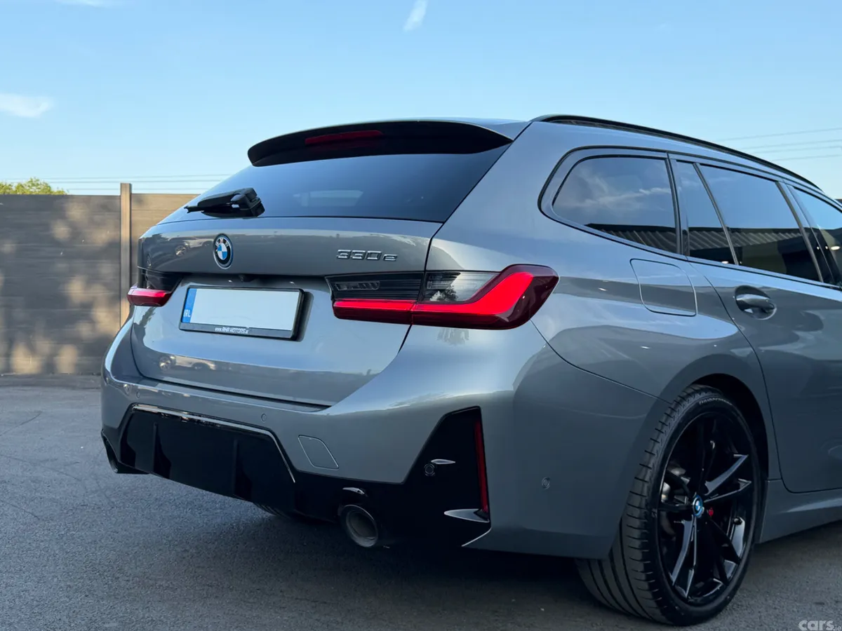 BMW 3-Series Estate, Petrol Hybrid, 2022, Grey