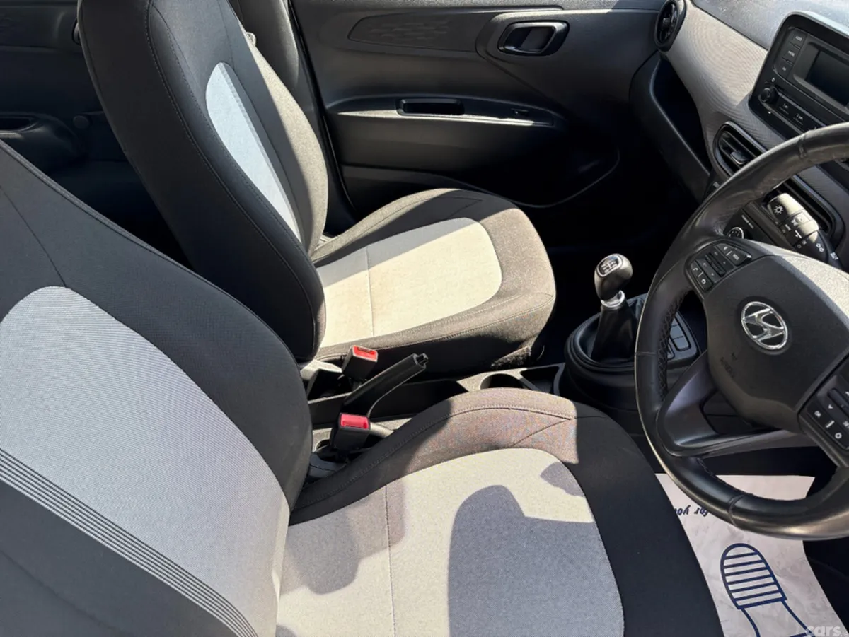 Hyundai i10 Hatchback, Petrol, 2021, White