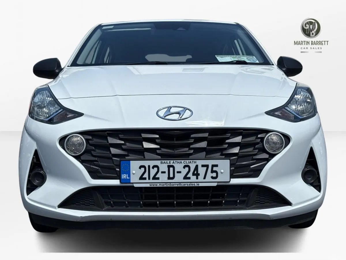 Hyundai i10 Hatchback, Petrol, 2021, White