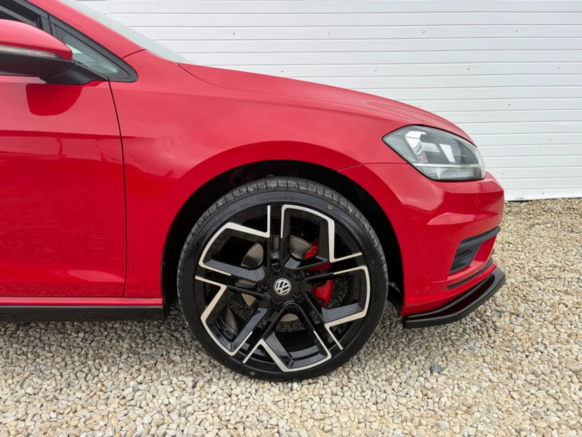 Volkswagen Golf Hatchback, Diesel, 2018, Red