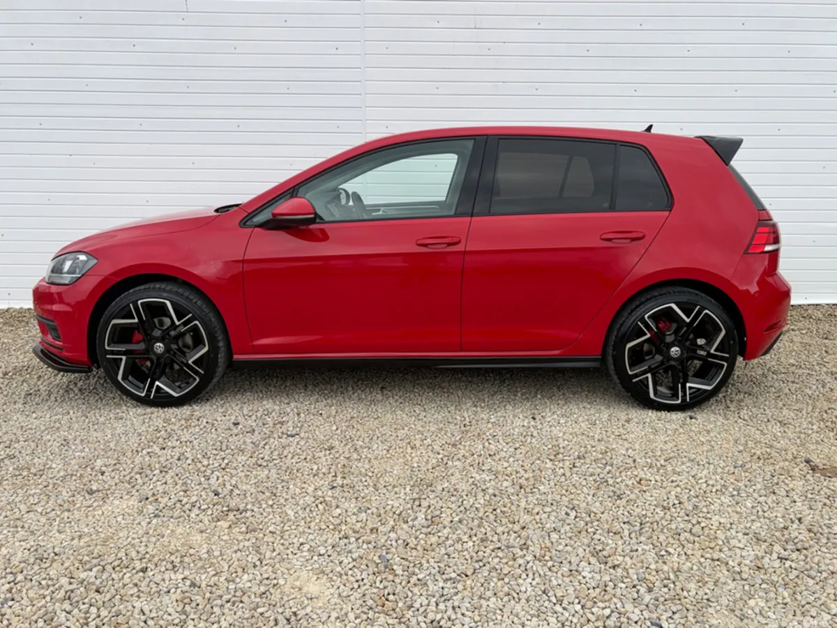 Volkswagen Golf Hatchback, Diesel, 2018, Red