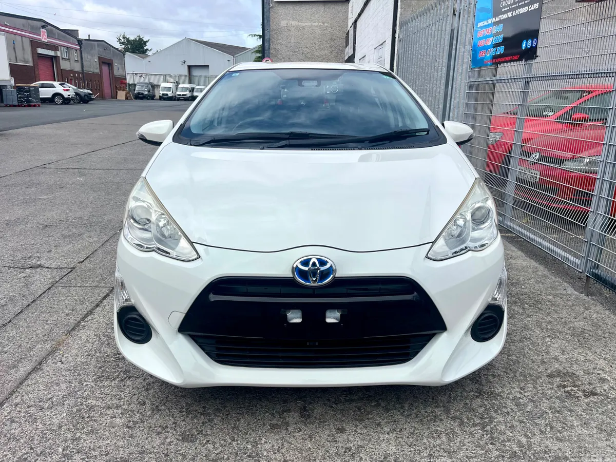 Toyota Aqua Hatchback, Petrol Hybrid, 2015, White
