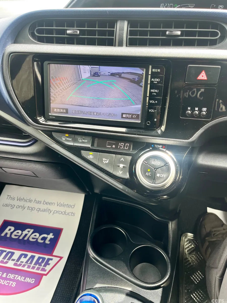 Toyota Aqua Hatchback, Petrol Hybrid, 2015, White