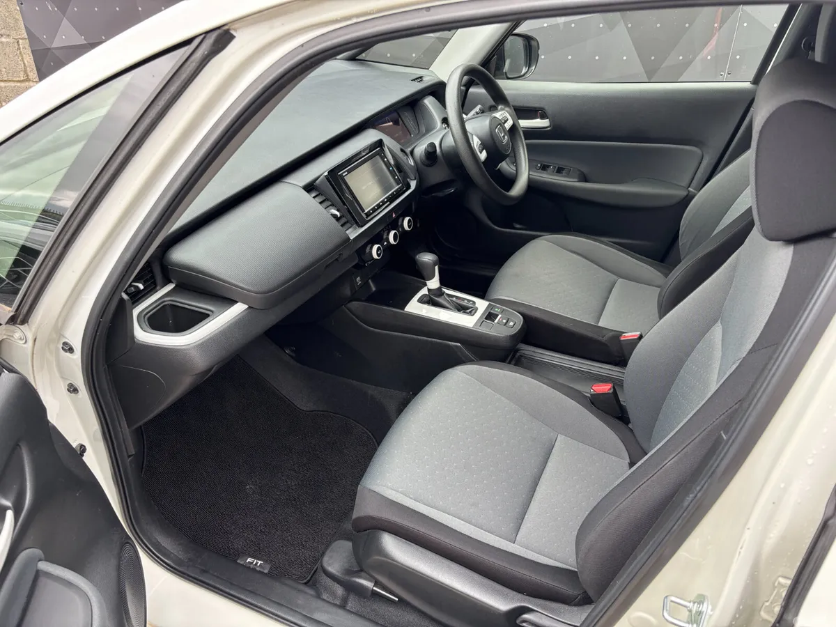 Honda Fit Hatchback, Petrol Hybrid, 2020, White