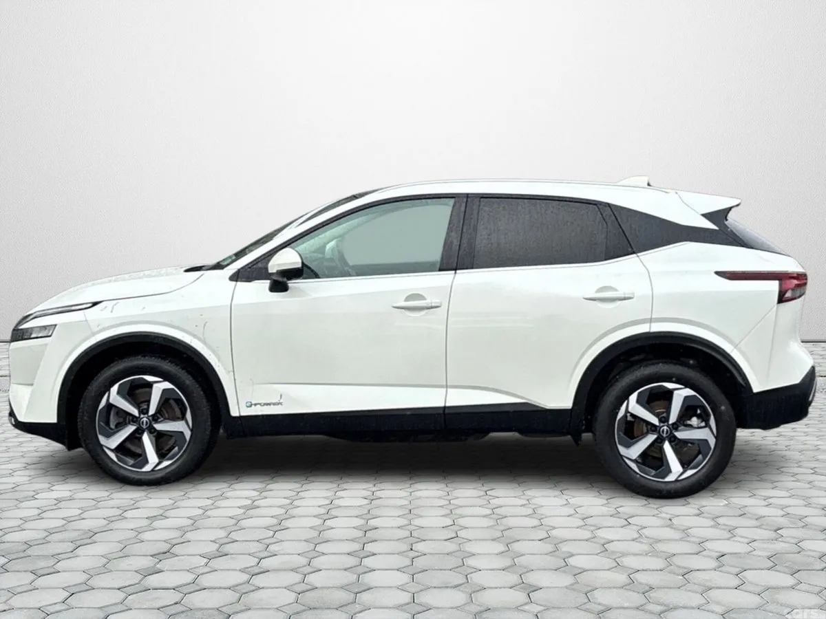 Nissan Qashqai MPV, Petrol Hybrid, 2024, White