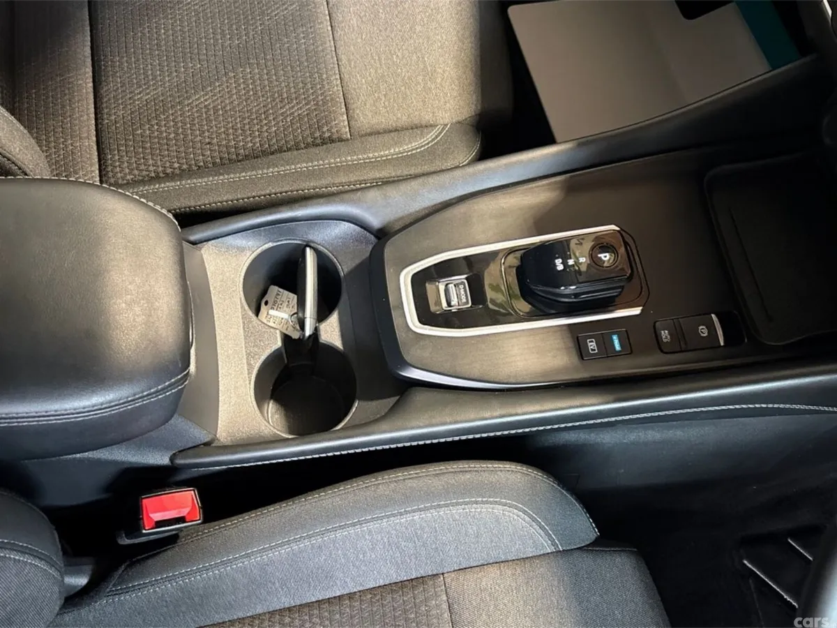 Nissan Qashqai MPV, Petrol Hybrid, 2024, White