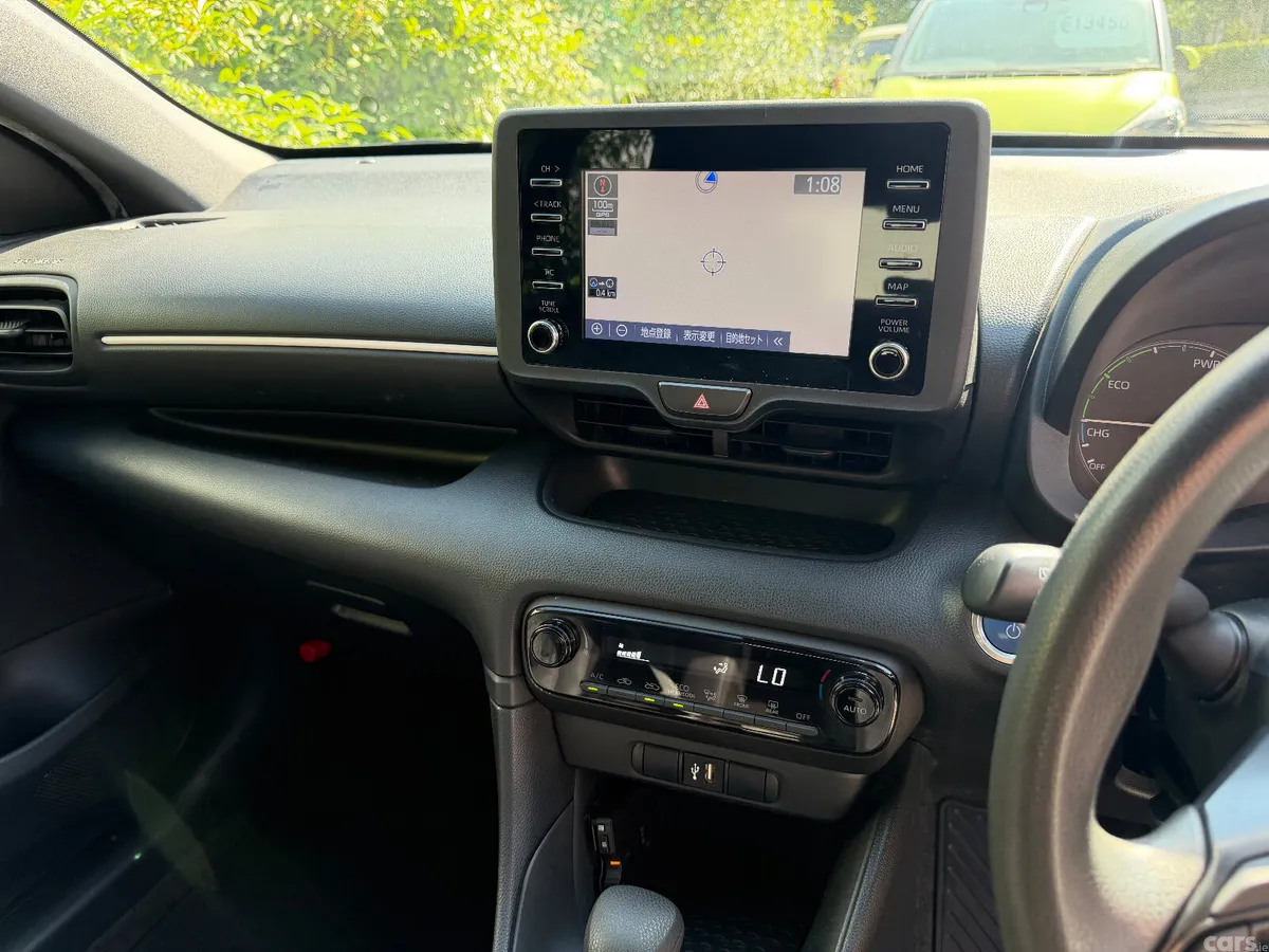Toyota Yaris Hatchback, Petrol Hybrid, 2021, Silver