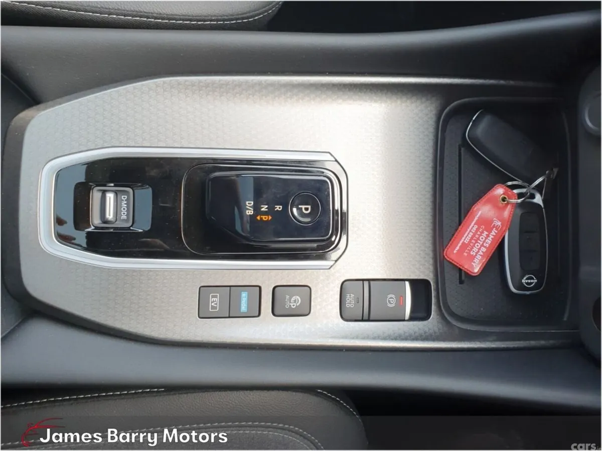 Nissan Qashqai MPV, Petrol Hybrid, 2026, White