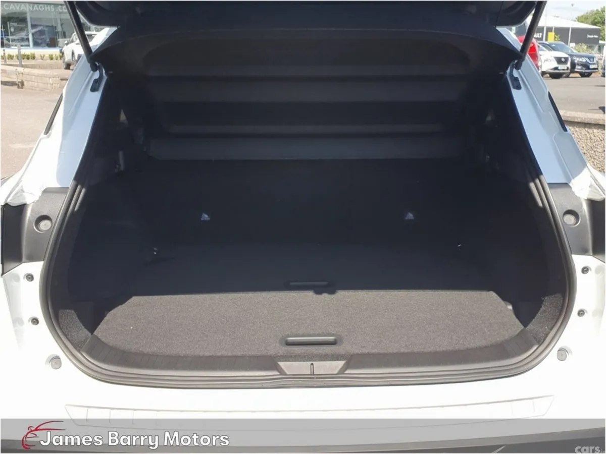 Nissan Qashqai MPV, Petrol Hybrid, 2026, White