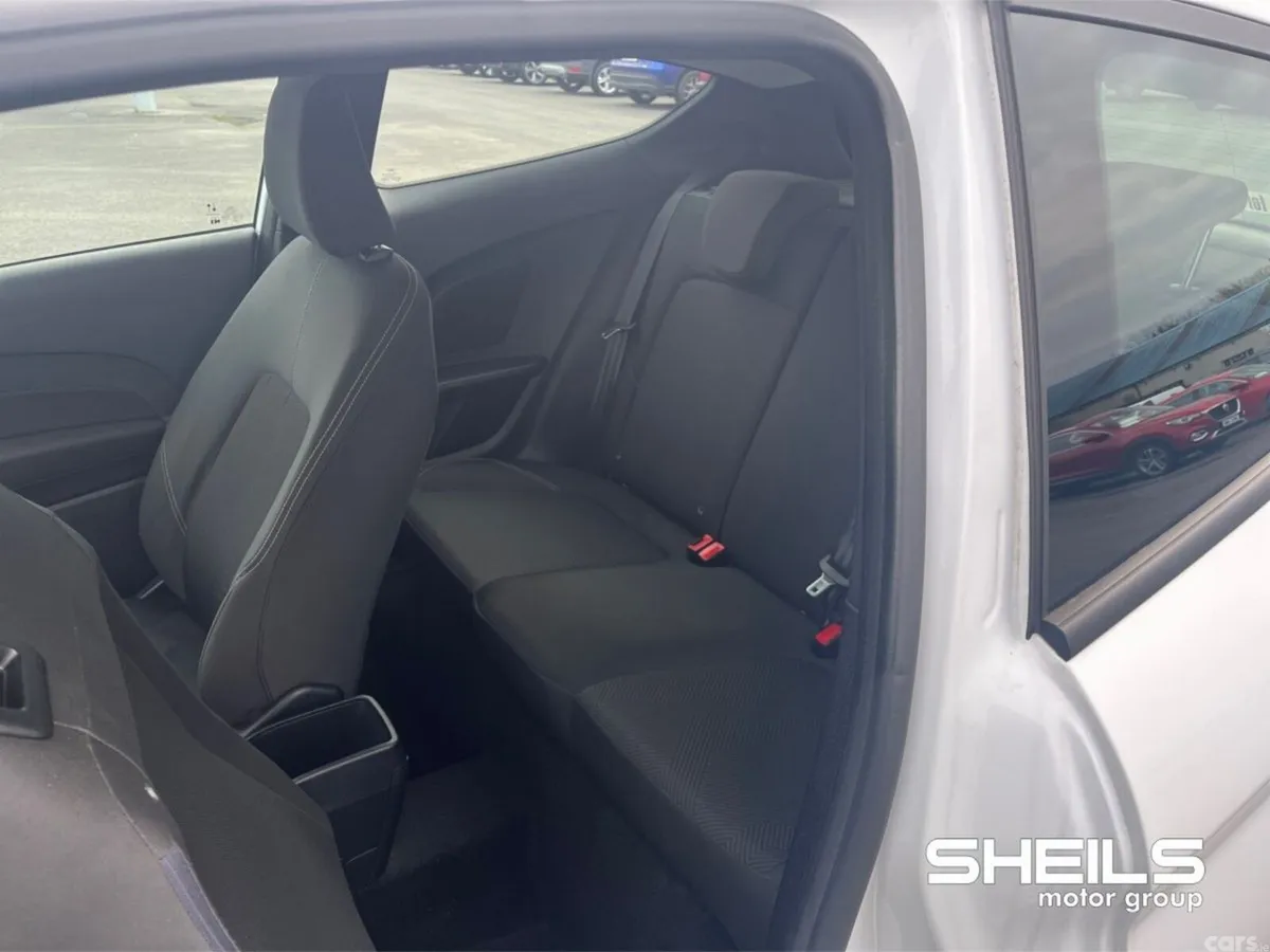 Ford Fiesta Hatchback, Petrol, 2022, White