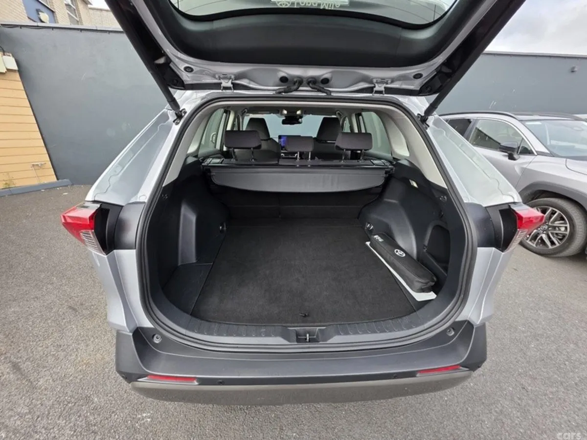 Toyota RAV4 SUV, Petrol Hybrid, 2024, Silver