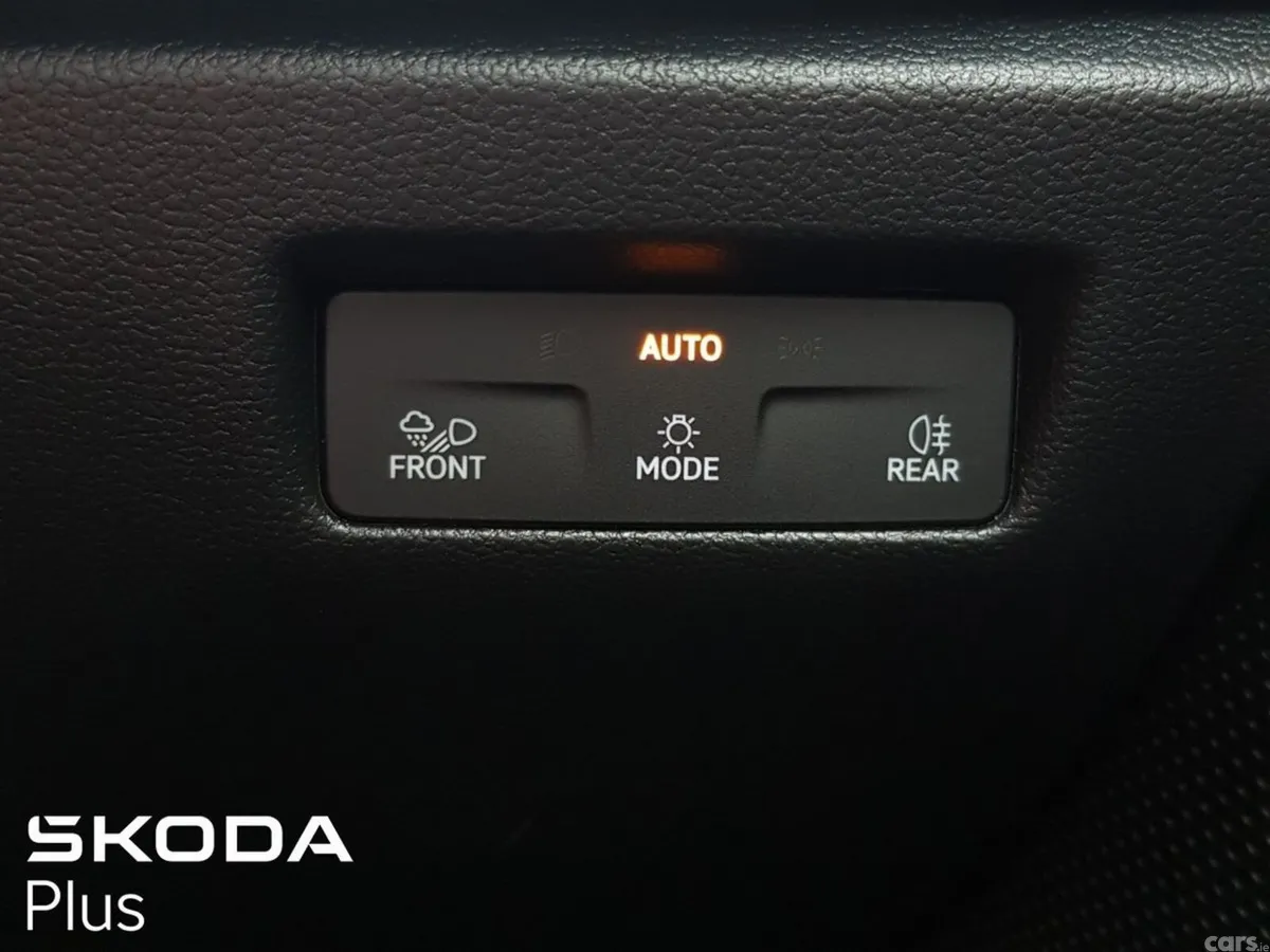 Skoda Superb Saloon, Diesel, 2025, Black