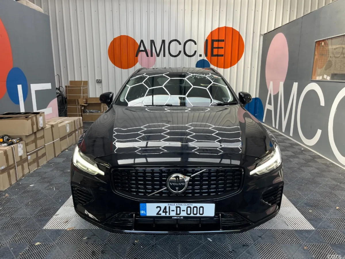 Volvo V60 Estate, Petrol Plug-in Hybrid, 2024, Black