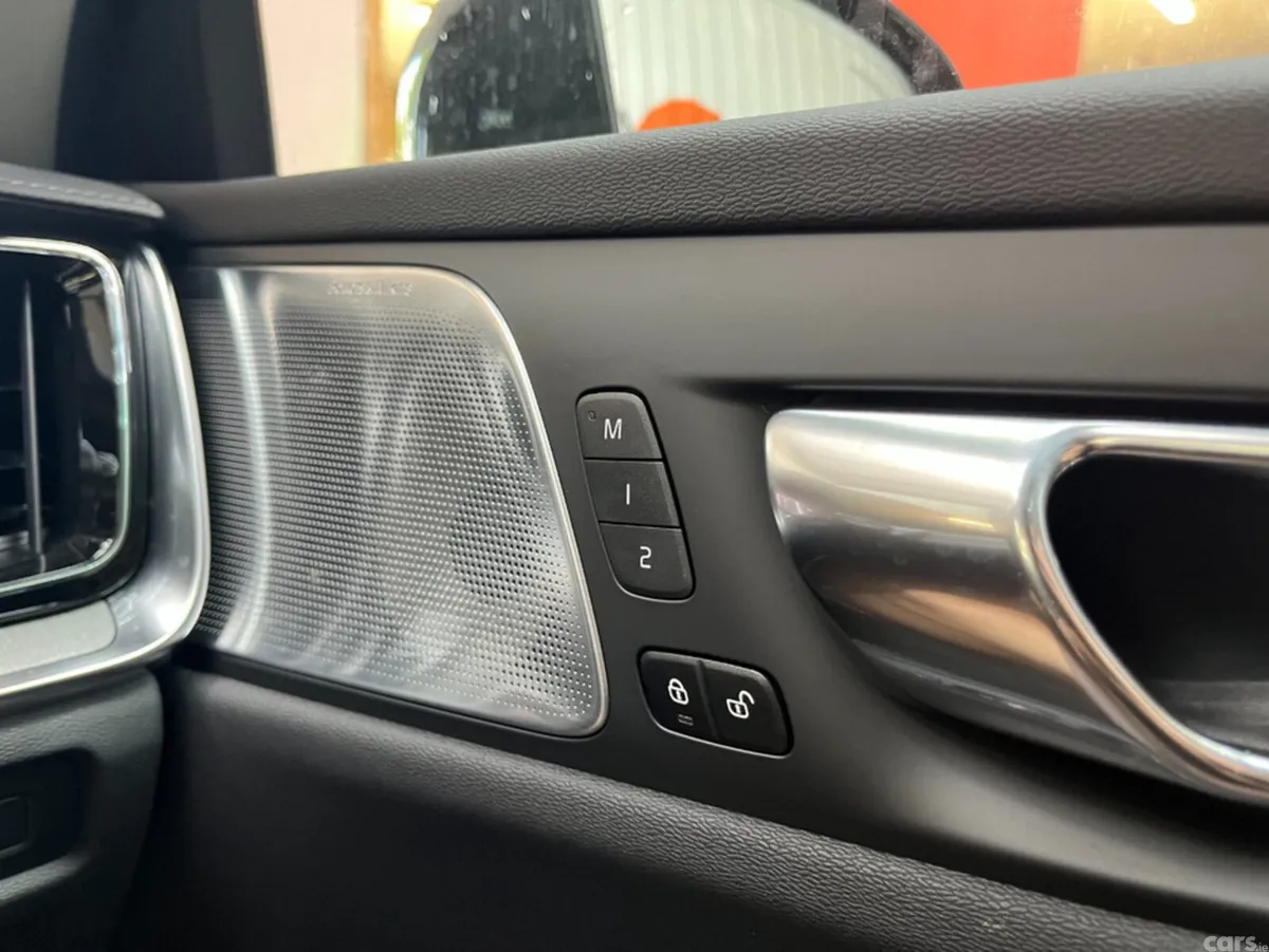 Volvo V60 Estate, Petrol Plug-in Hybrid, 2024, Black