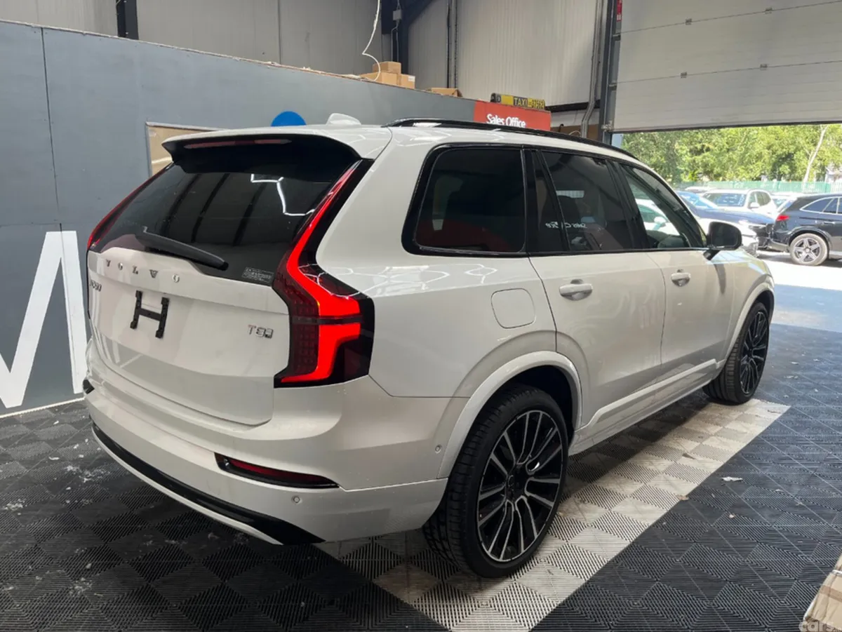 Volvo XC90 SUV, Petrol Plug-in Hybrid, 2025, White