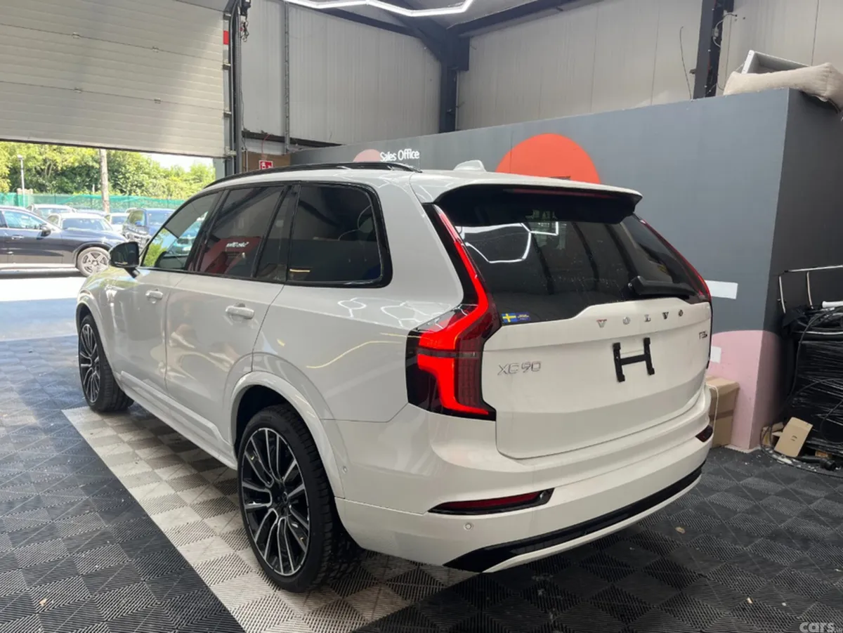 Volvo XC90 SUV, Petrol Plug-in Hybrid, 2025, White