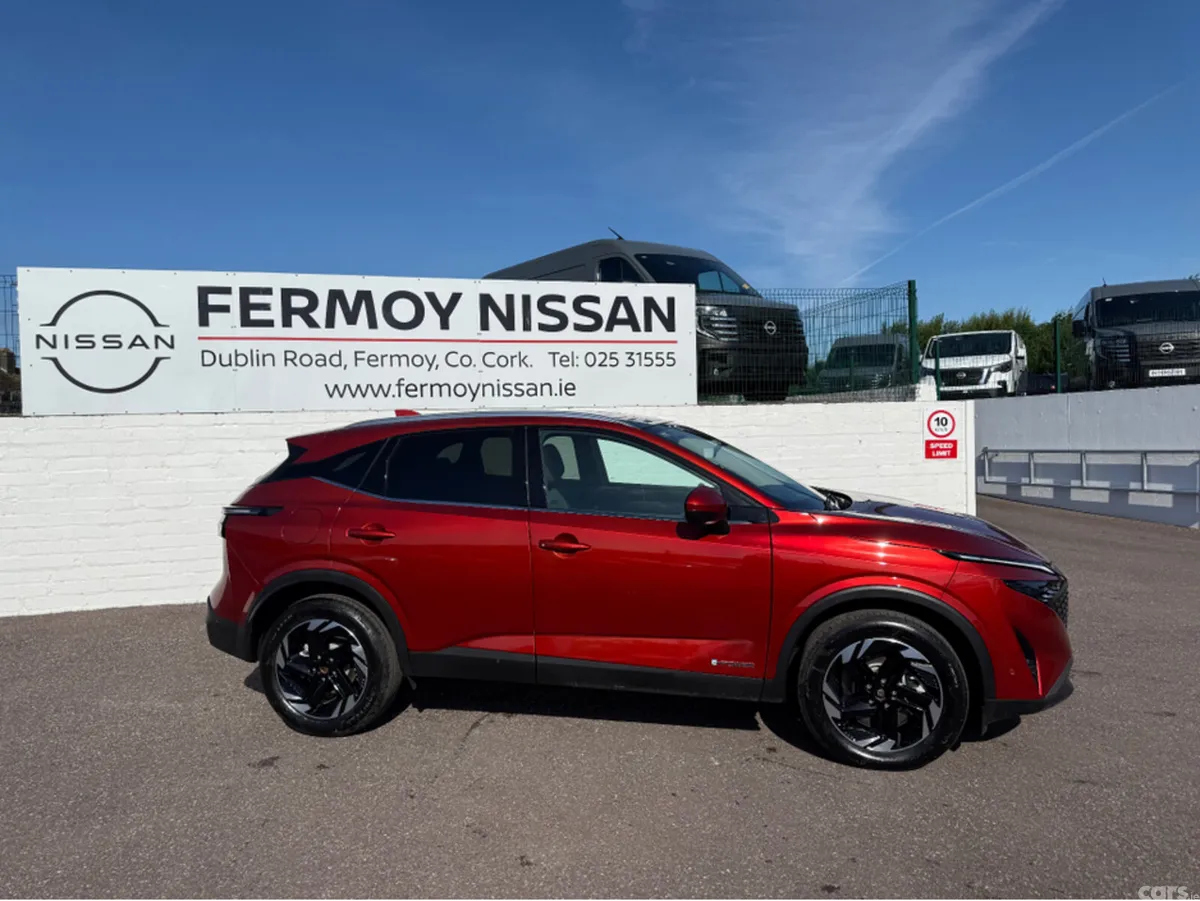 Nissan Qashqai Hatchback, Petrol Hybrid, 2026, Red