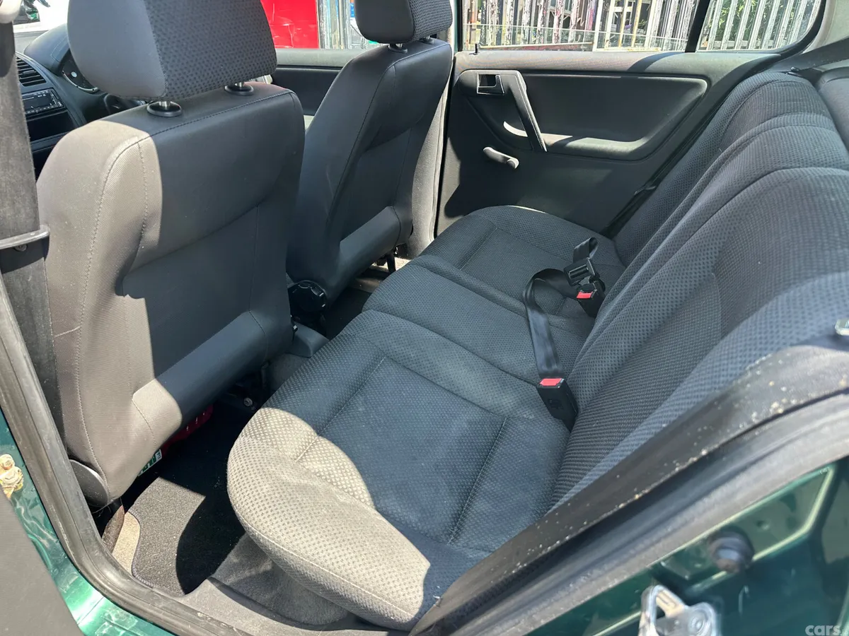 Volkswagen Polo Hatchback, Petrol, 2001, Green
