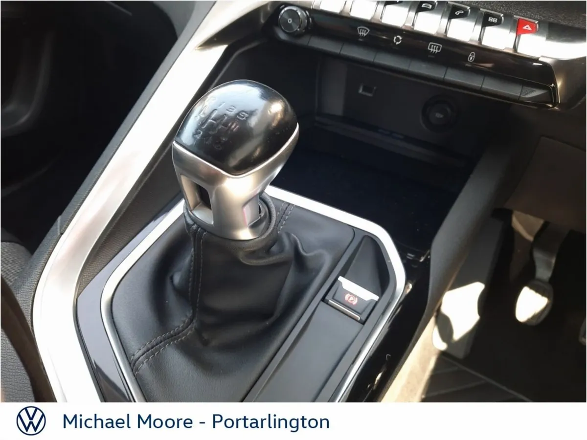 Peugeot 3008 MPV, Diesel, 2020, Black