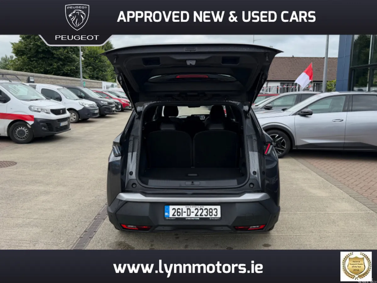 Peugeot 5008 MPV, Petrol, 2026, Grey