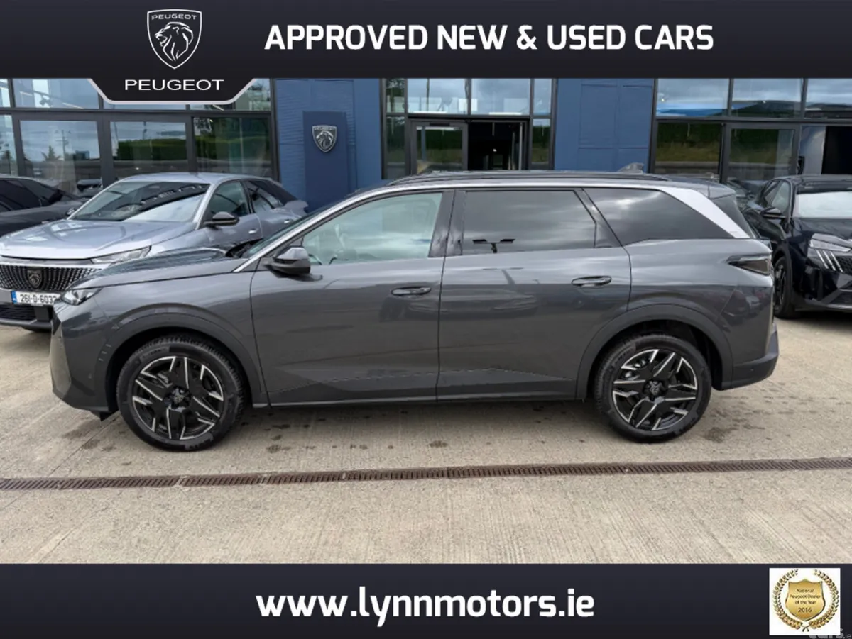 Peugeot 5008 MPV, Petrol, 2026, Grey