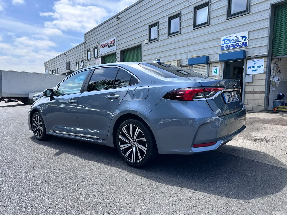 Toyota Corolla Saloon, Petrol Hybrid, 2022, Grey